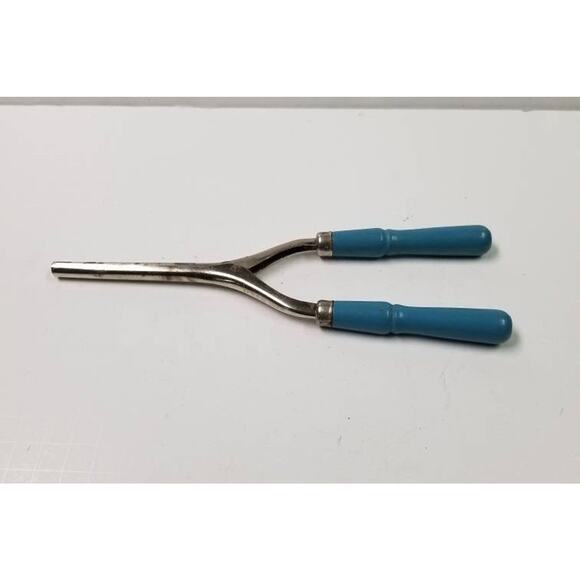 Vintage Hair Tongs, Blue Wood Handle Hair tongs, Curling Iron Metal Barrel - Picture 1 of 4